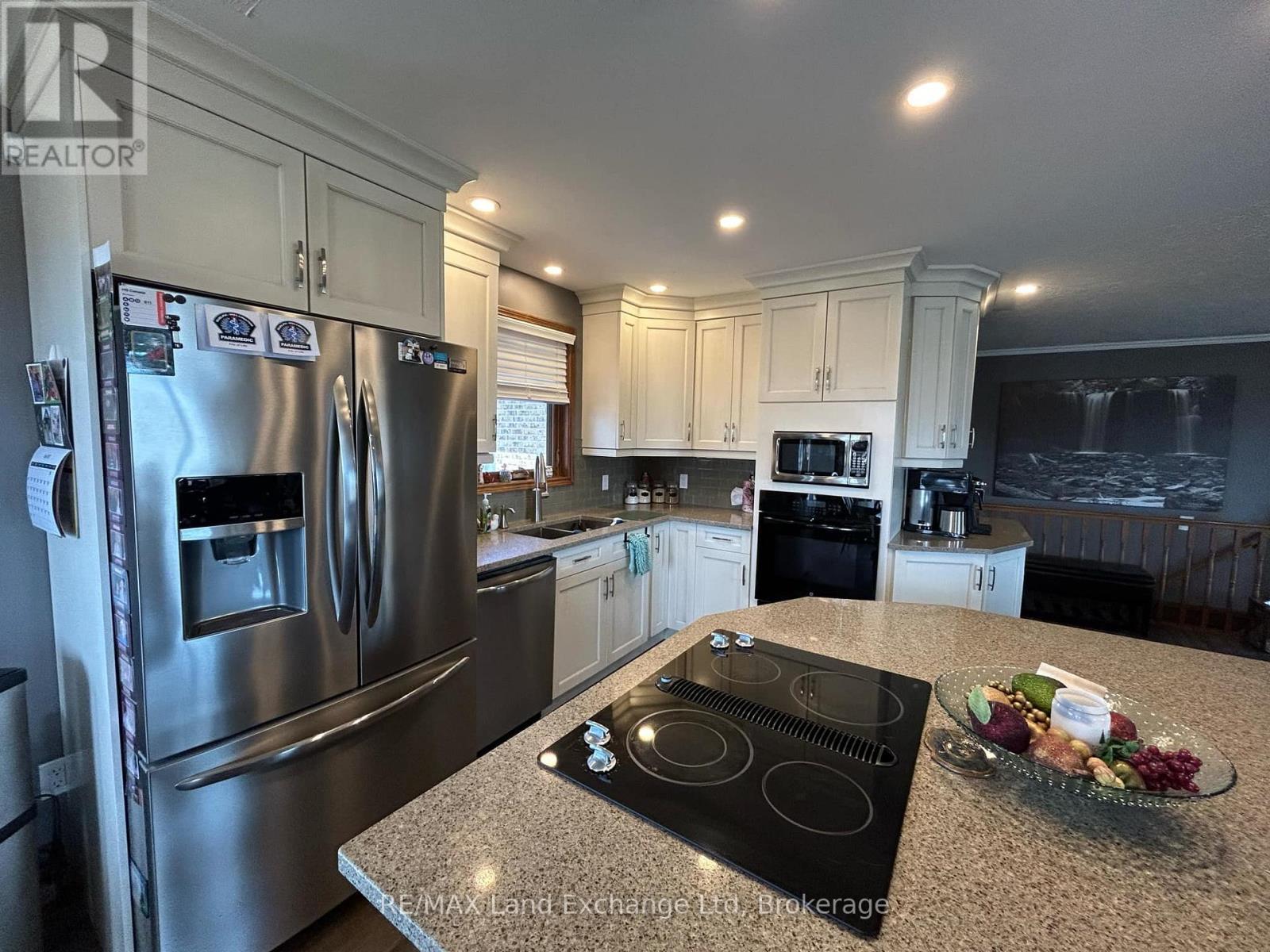 1A Crawford Street, North Huron (East Wawanosh), ON - Indoor Photo Showing Kitchen With Double Sink