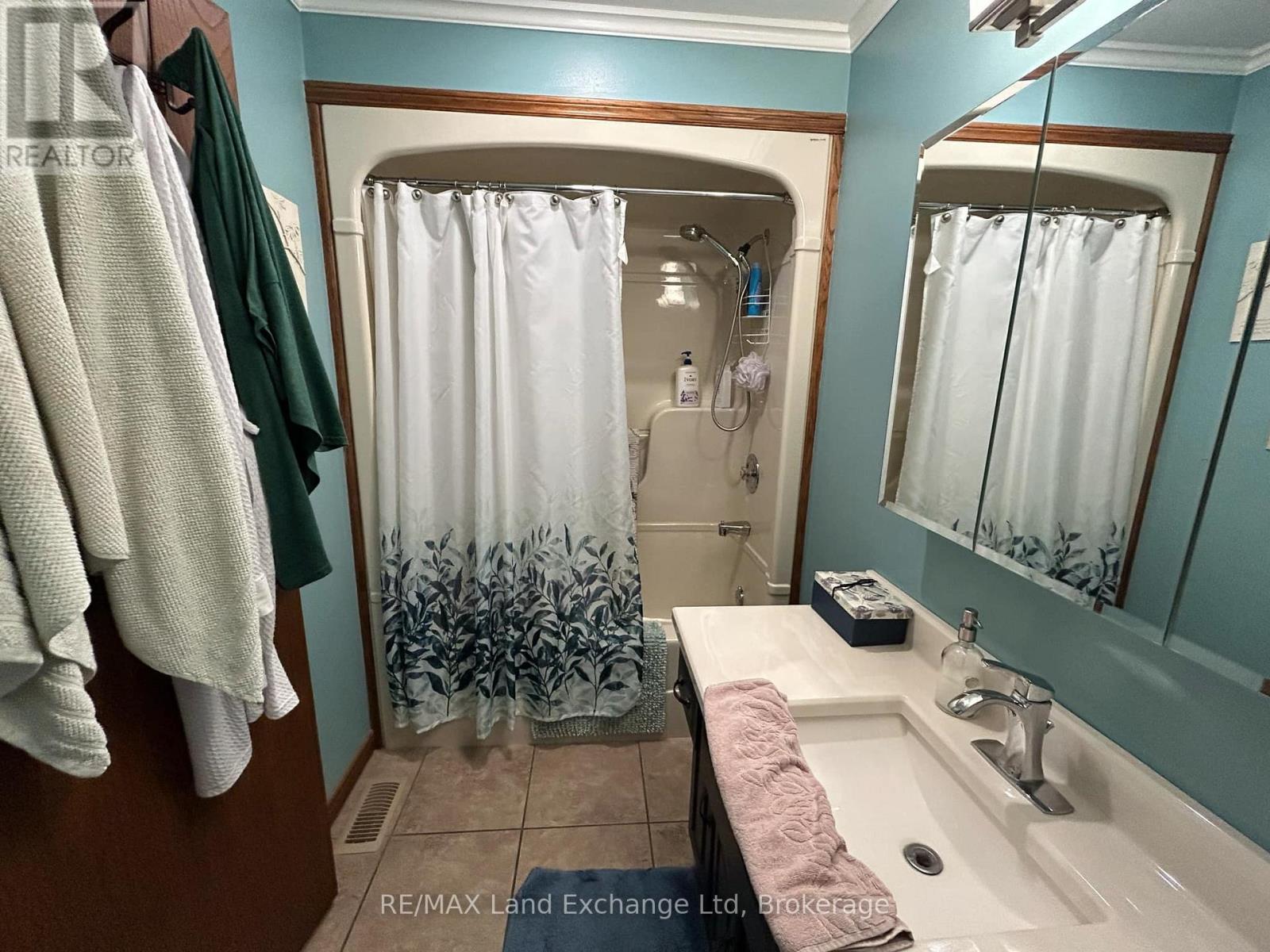 1A Crawford Street, North Huron (East Wawanosh), ON - Indoor Photo Showing Bathroom