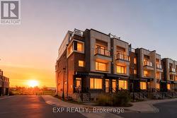 525 OZAWA PRIVATE  Ottawa, ON K1K 4Z8