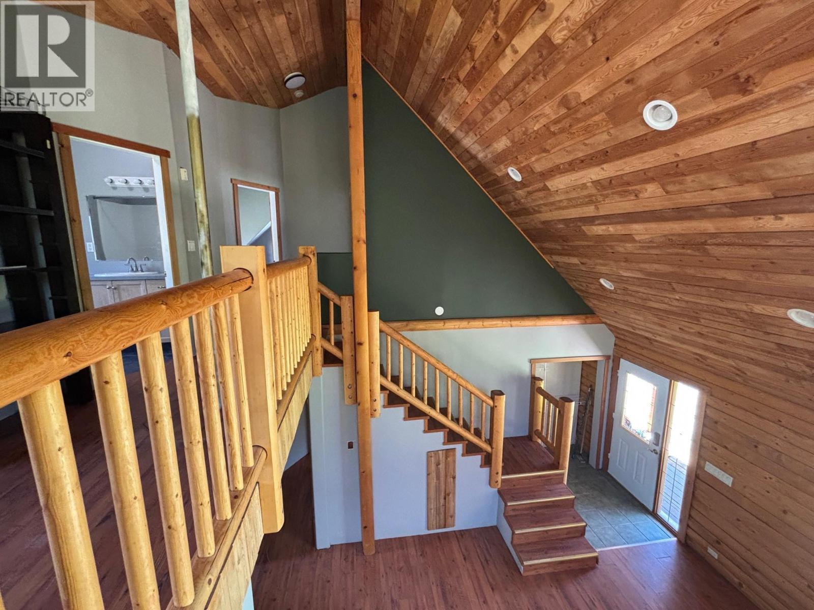 937 Thirteenth Avenue, Midway, BC - Indoor Photo Showing Other Room