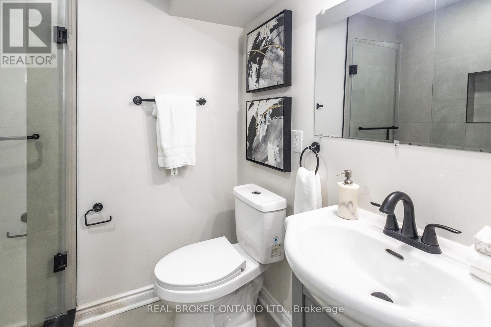 36 - 5255 Guildwood Way, Mississauga, ON - Indoor Photo Showing Bathroom