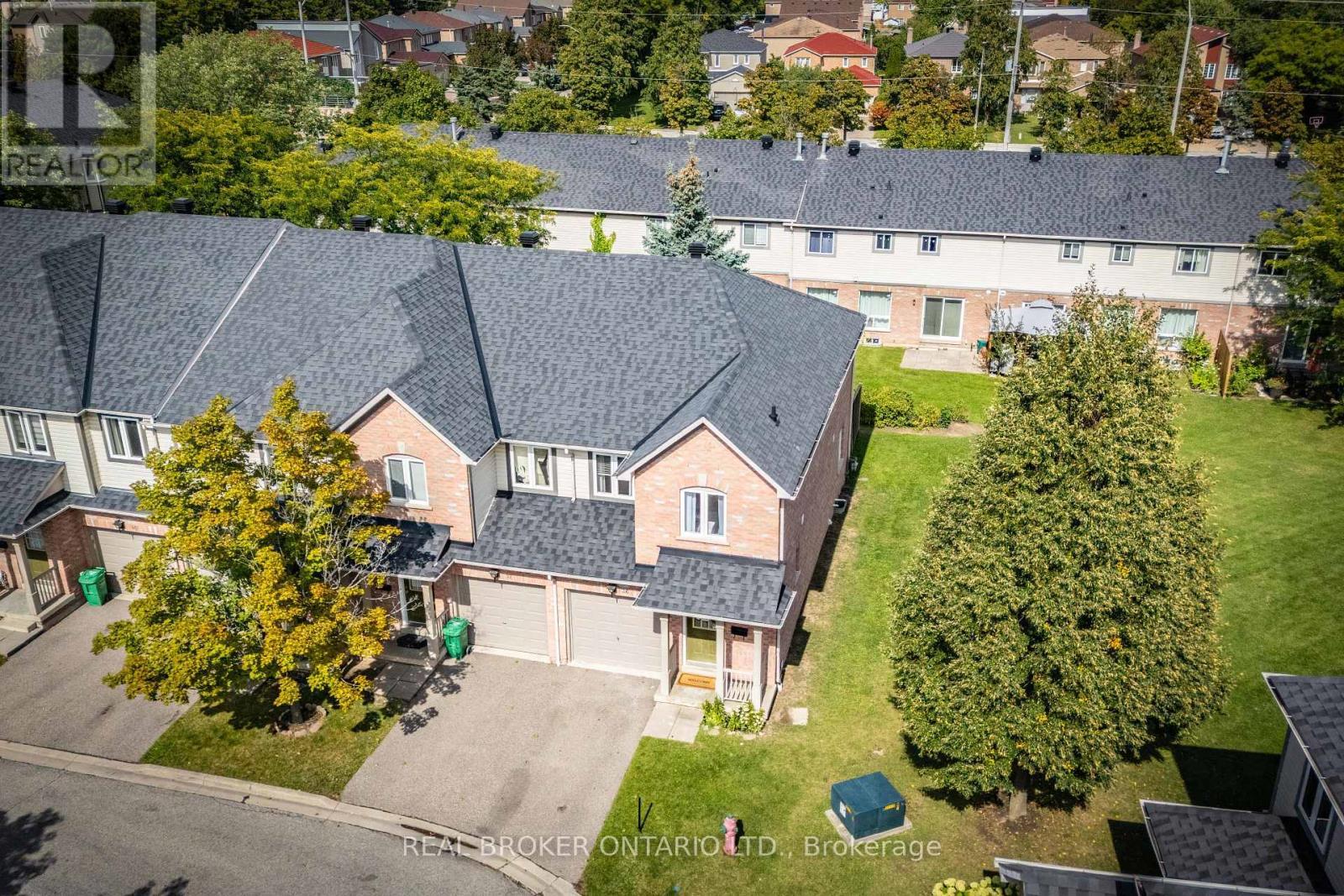 36 - 5255 Guildwood Way, Mississauga, ON - Outdoor