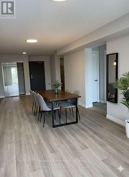 807 - 425 Watson Parkway N, Guelph, ON - Indoor