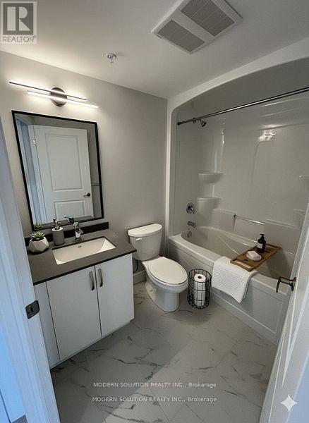 807 - 425 Watson Parkway N, Guelph, ON - Indoor Photo Showing Bathroom