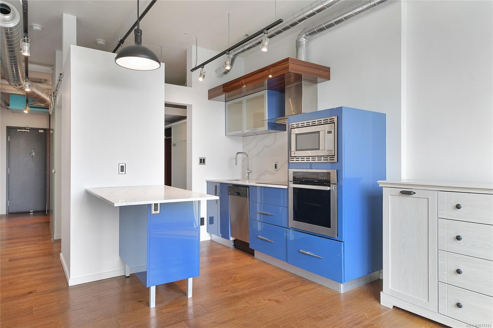 434-1029 View St, Victoria, BC - Indoor Photo Showing Kitchen