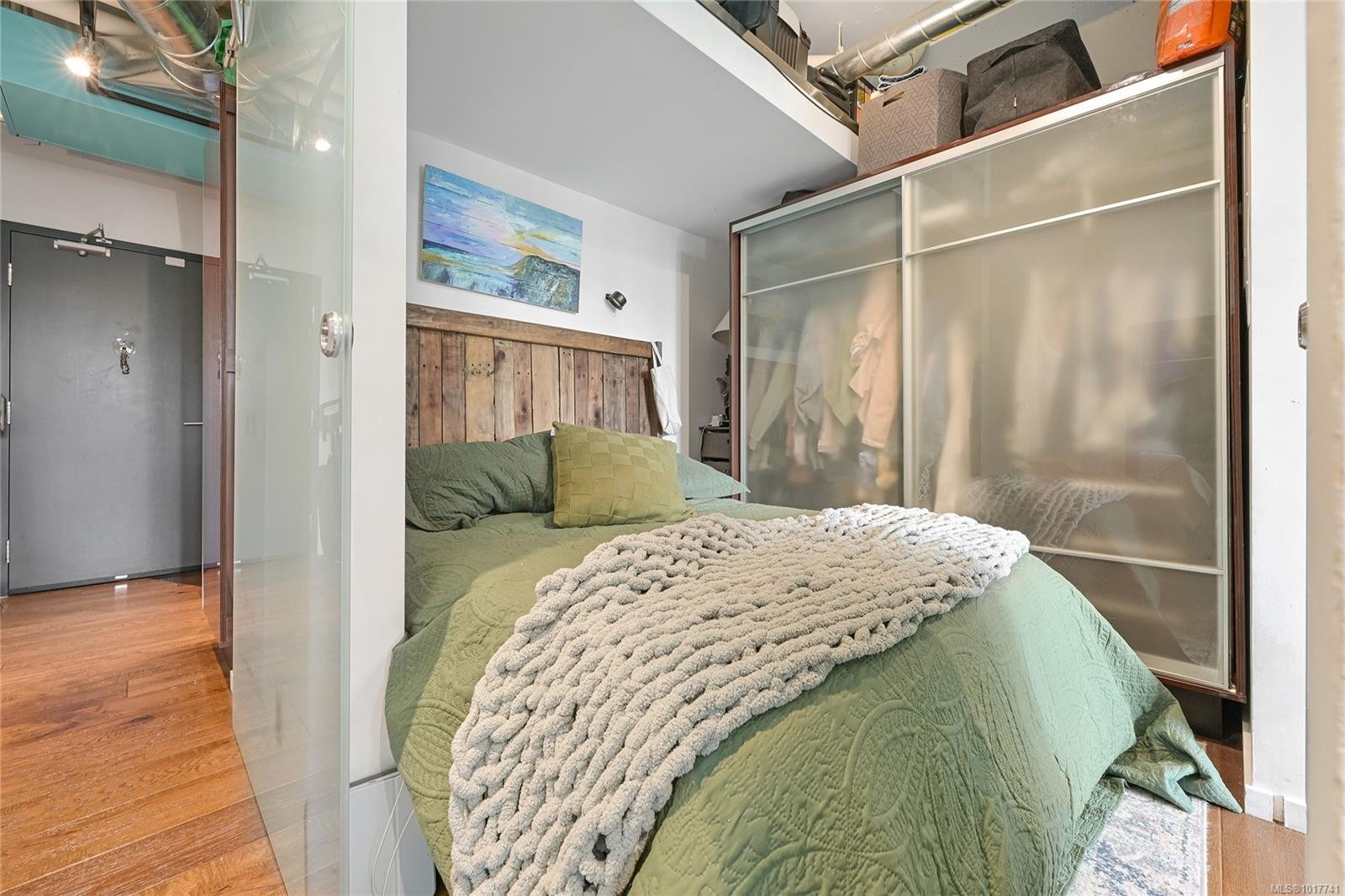 434-1029 View St, Victoria, BC - Indoor Photo Showing Bedroom