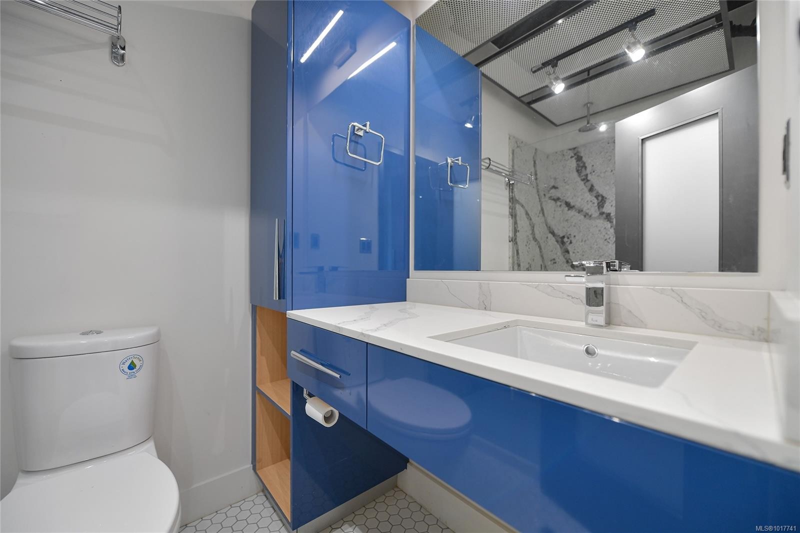 434-1029 View St, Victoria, BC - Indoor Photo Showing Bathroom