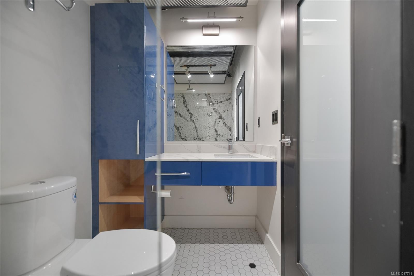 434-1029 View St, Victoria, BC - Indoor Photo Showing Bathroom