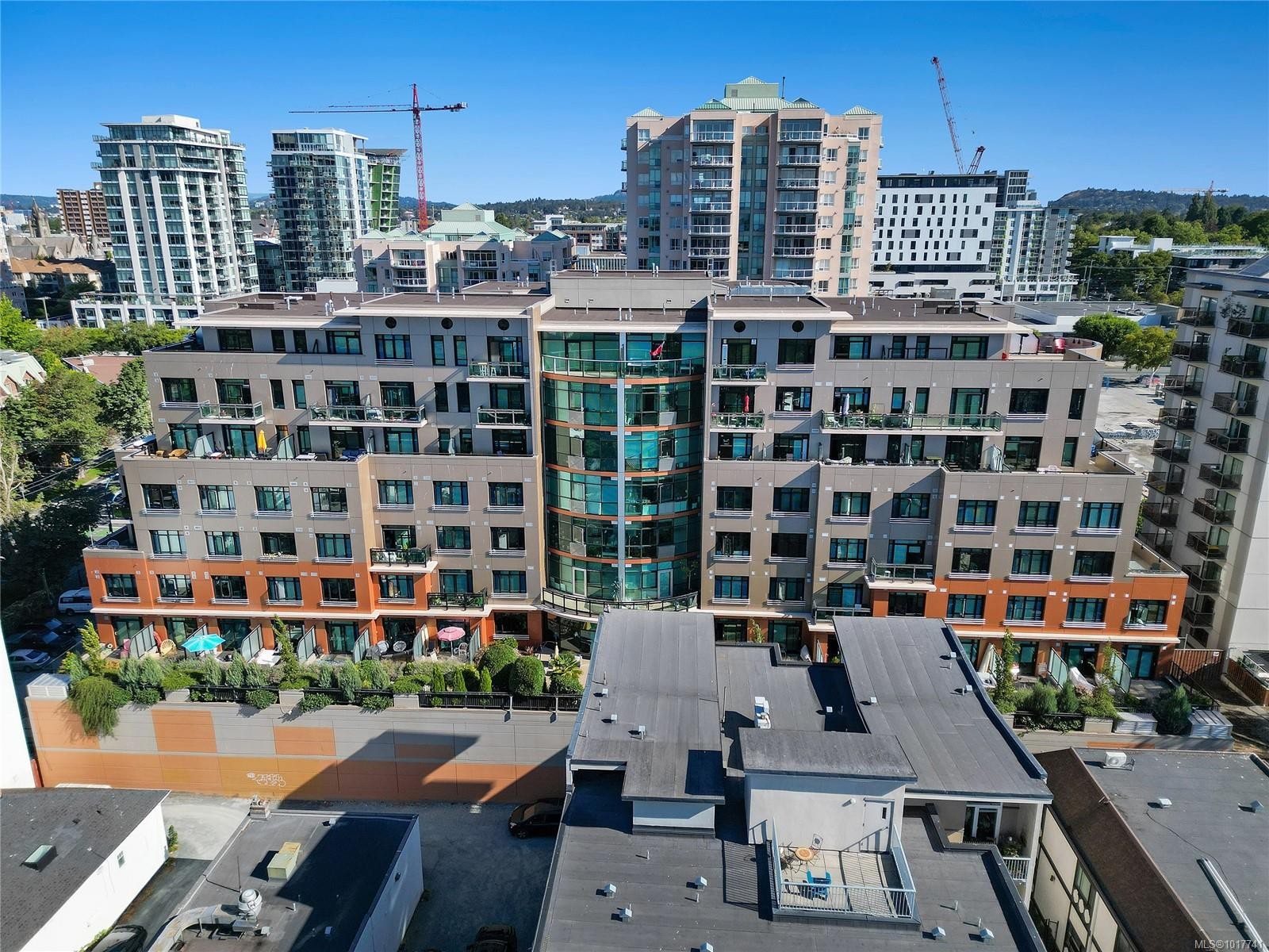 434-1029 View St, Victoria, BC - Outdoor With Facade