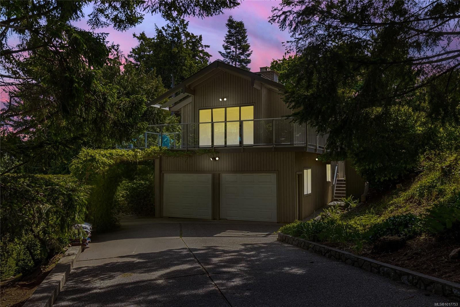 4689 Boulderwood Dr, Saanich, BC