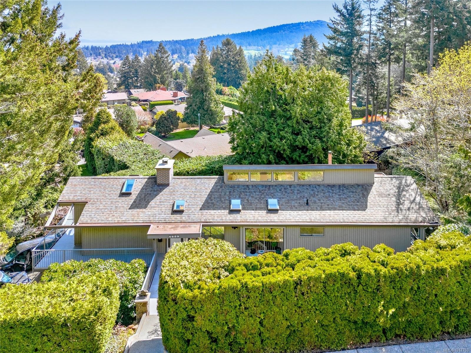 4689 Boulderwood Dr, Saanich, BC