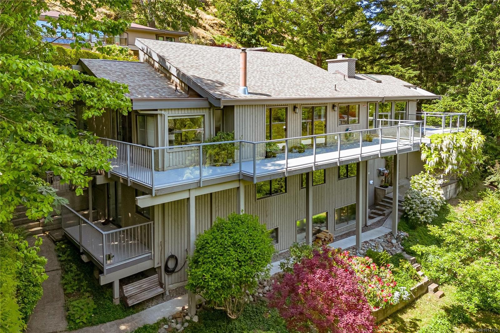 4689 Boulderwood Dr, Saanich, BC