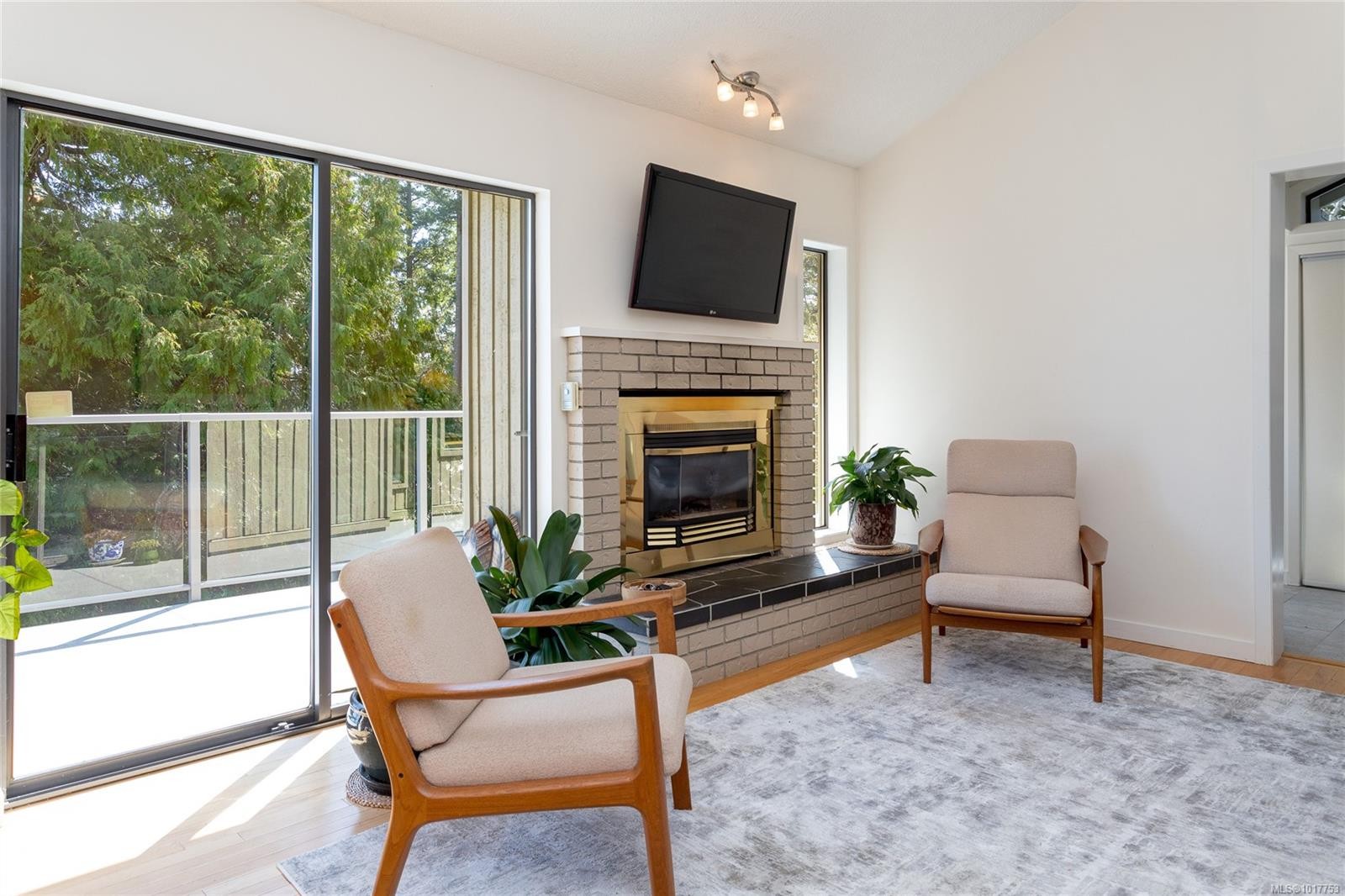 4689 Boulderwood Dr, Saanich, BC