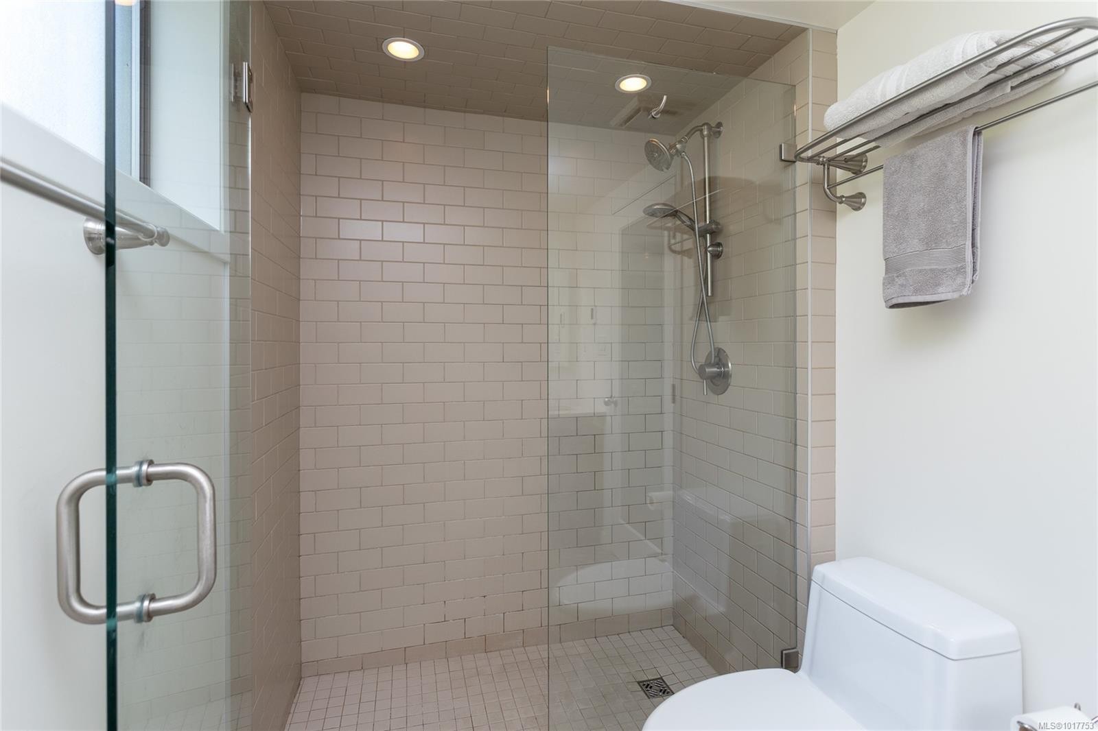 4689 Boulderwood Dr, Saanich, BC