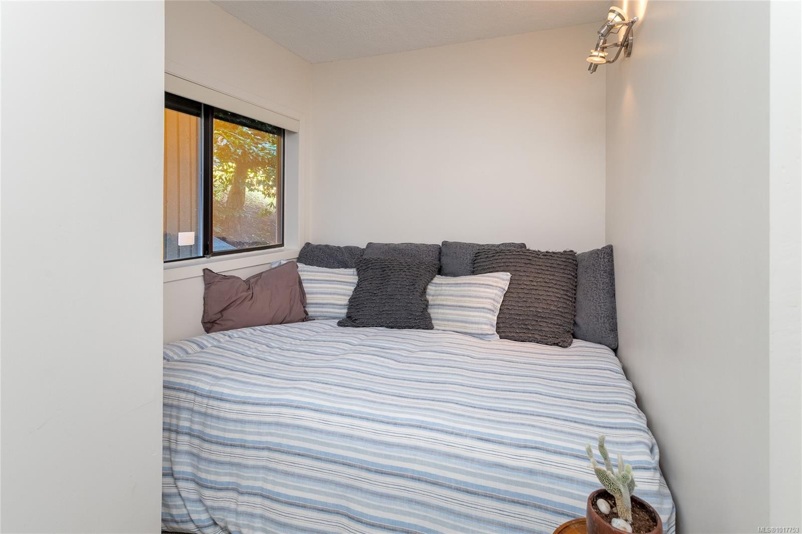 4689 Boulderwood Dr, Saanich, BC