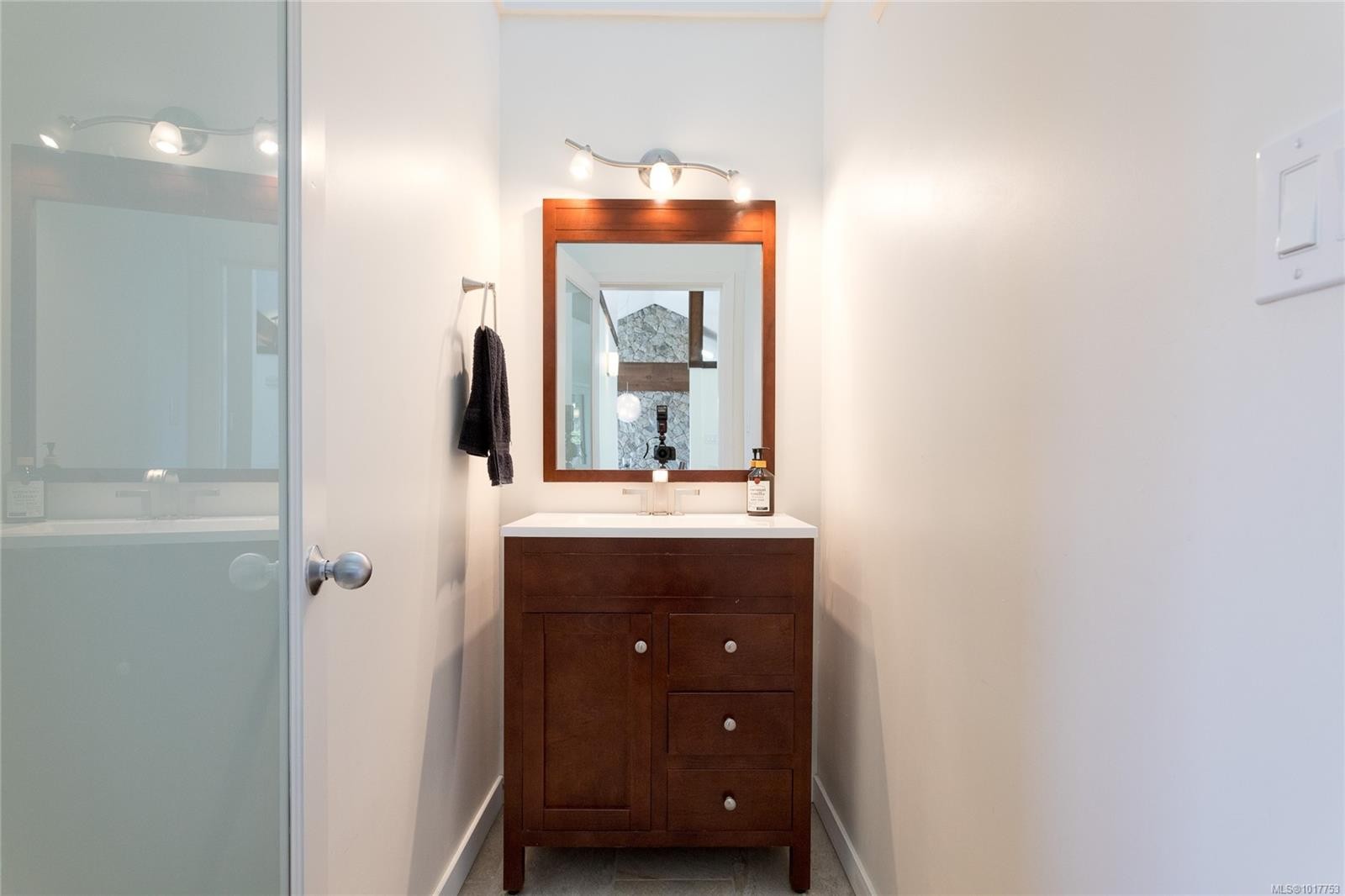 4689 Boulderwood Dr, Saanich, BC