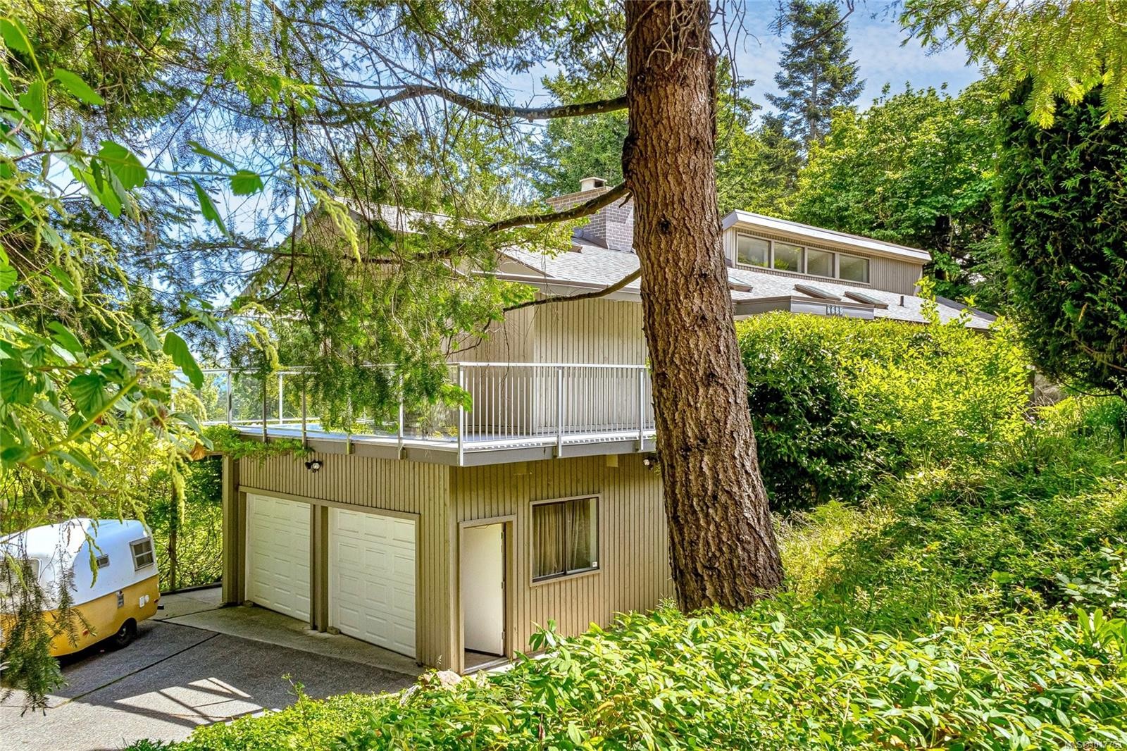 4689 Boulderwood Dr, Saanich, BC