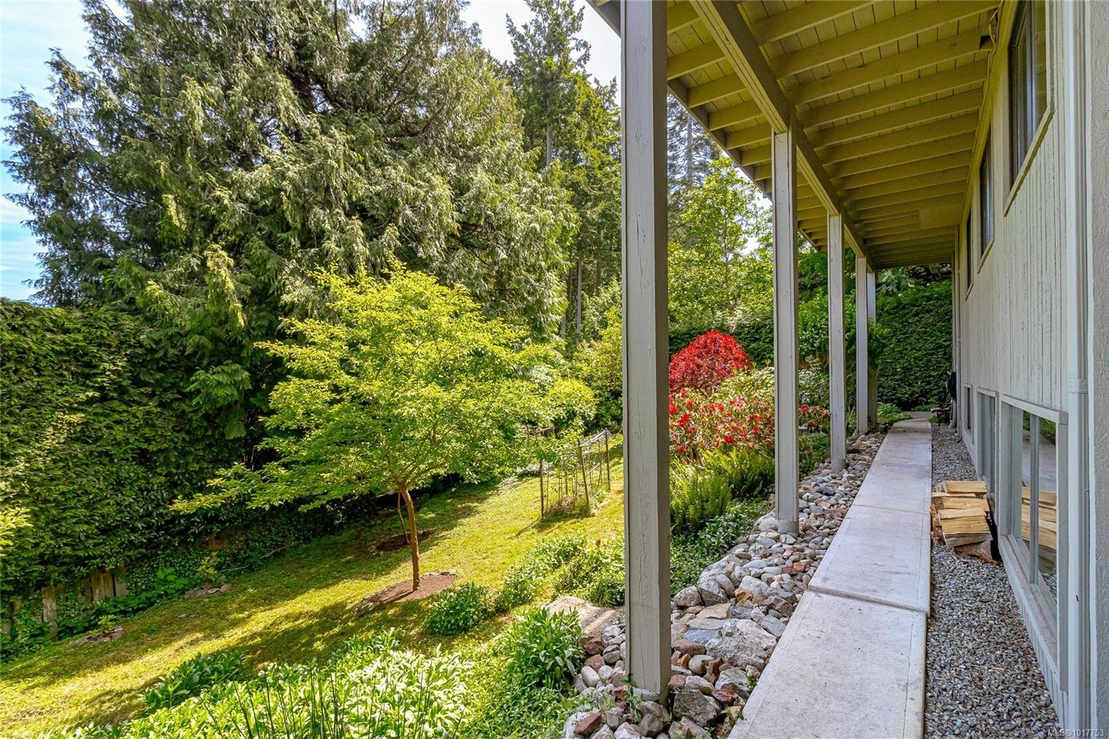 4689 Boulderwood Dr, Saanich, BC