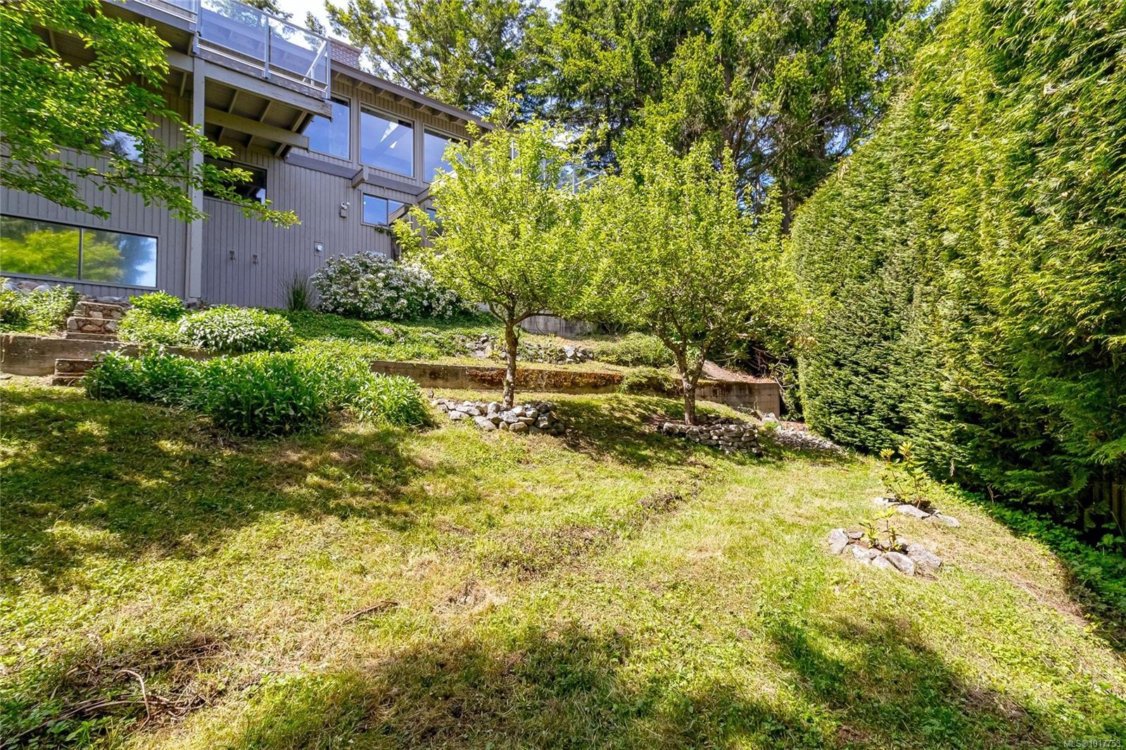 4689 Boulderwood Dr, Saanich, BC