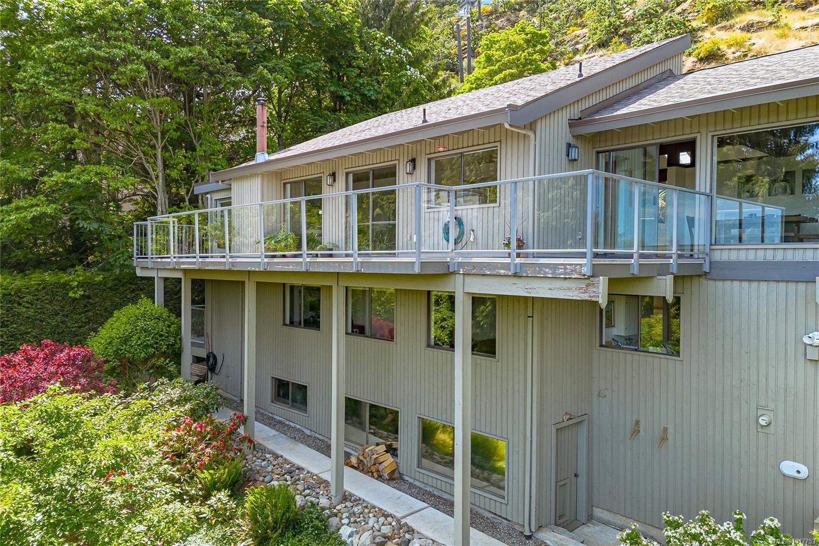 4689 Boulderwood Dr, Saanich, BC