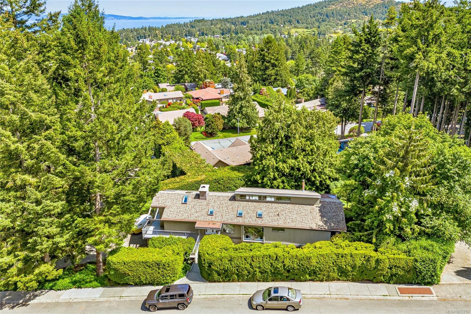 4689 Boulderwood Dr, Saanich, BC