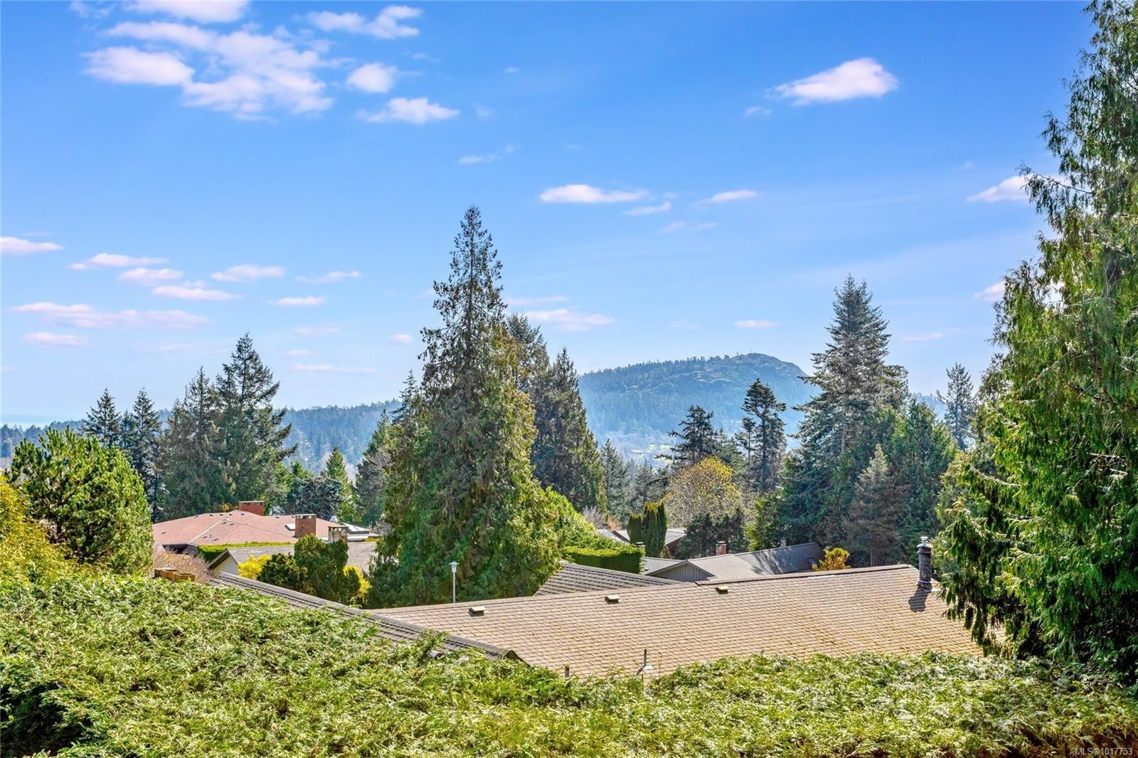 4689 Boulderwood Dr, Saanich, BC