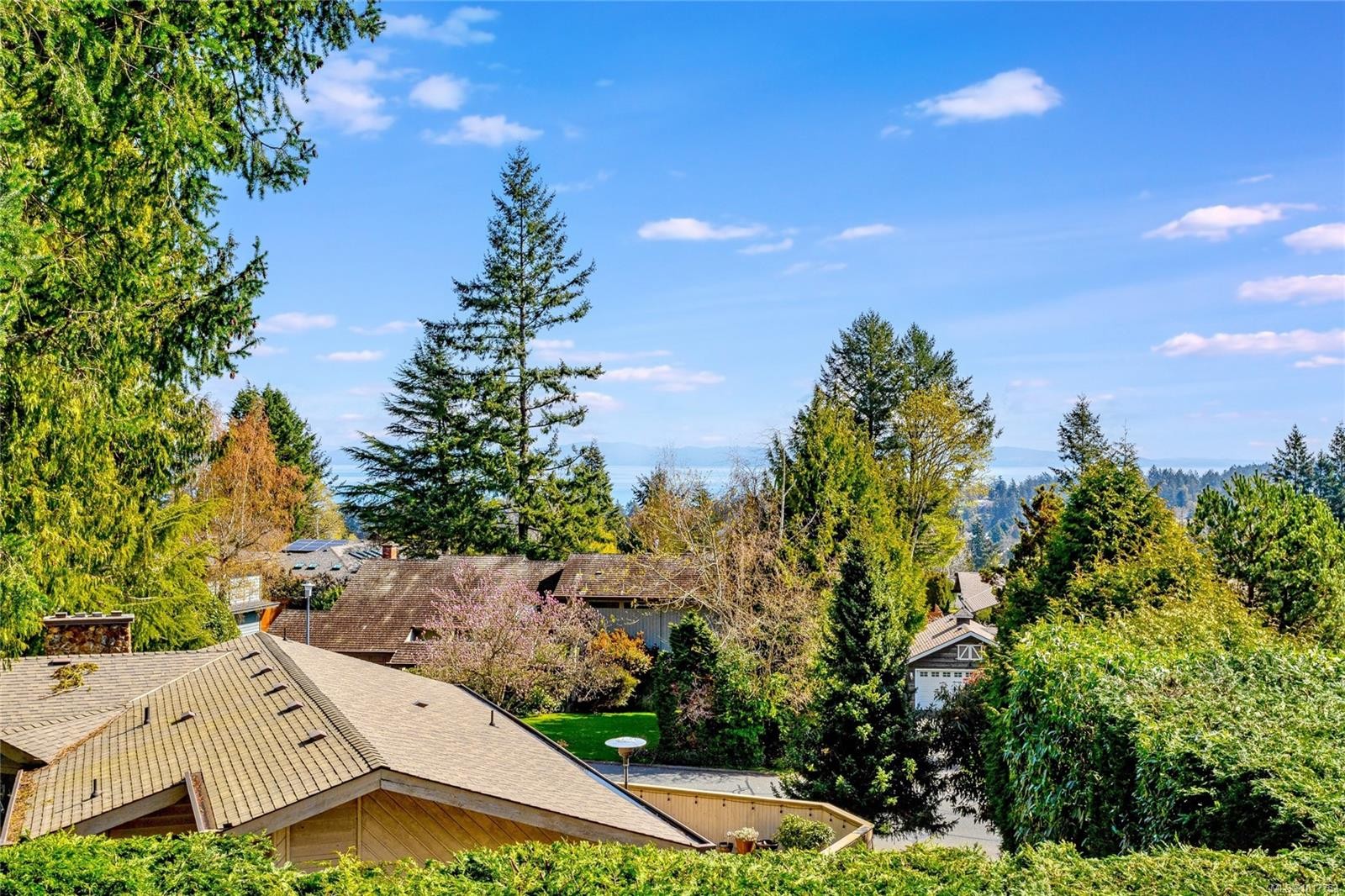 4689 Boulderwood Dr, Saanich, BC