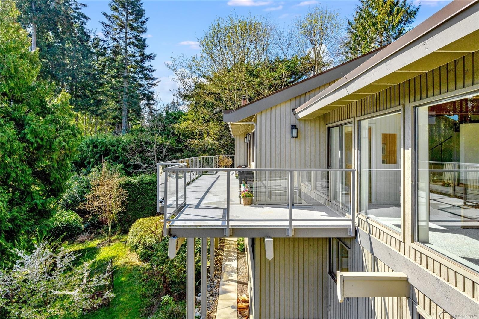 4689 Boulderwood Dr, Saanich, BC
