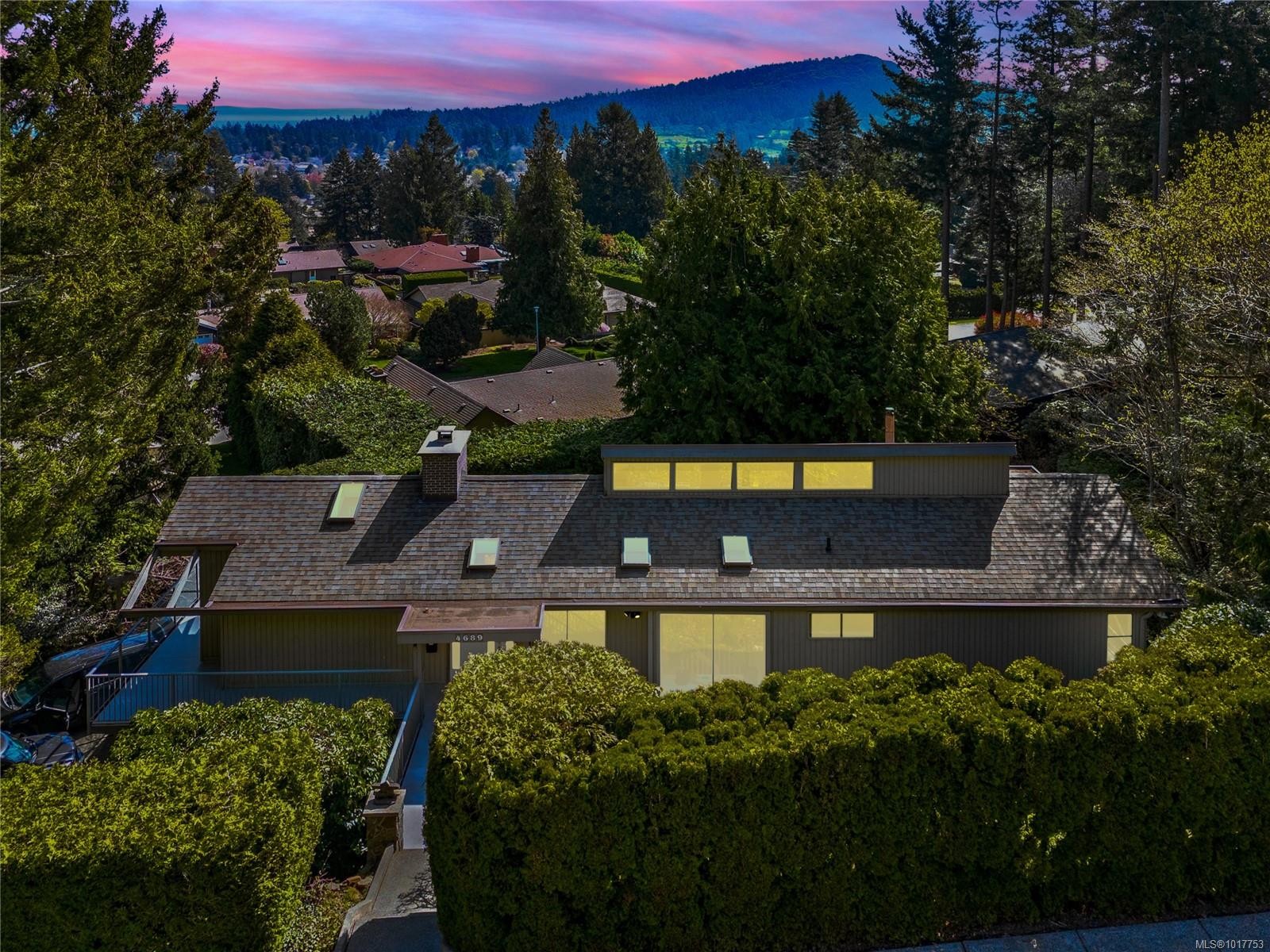 4689 Boulderwood Dr, Saanich, BC