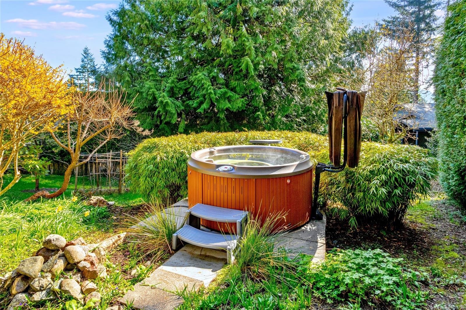 4689 Boulderwood Dr, Saanich, BC