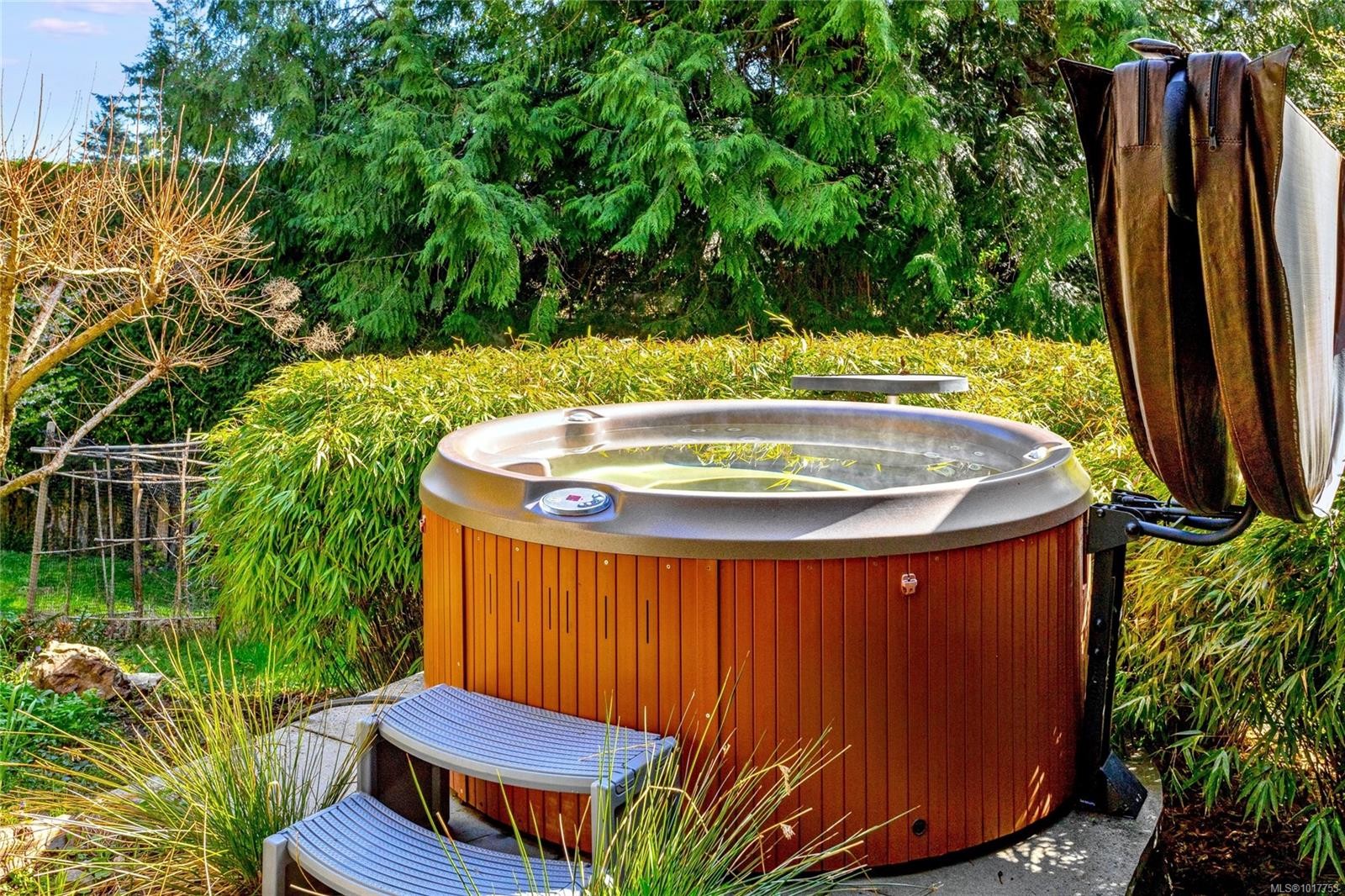 4689 Boulderwood Dr, Saanich, BC