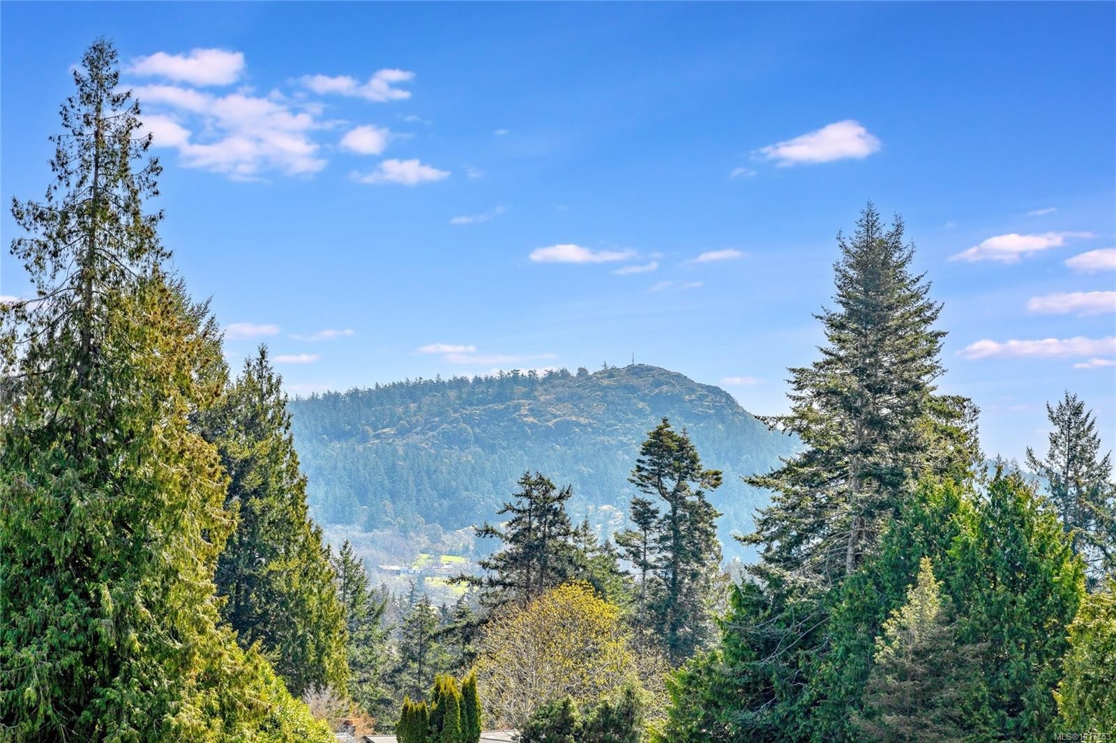 4689 Boulderwood Dr, Saanich, BC