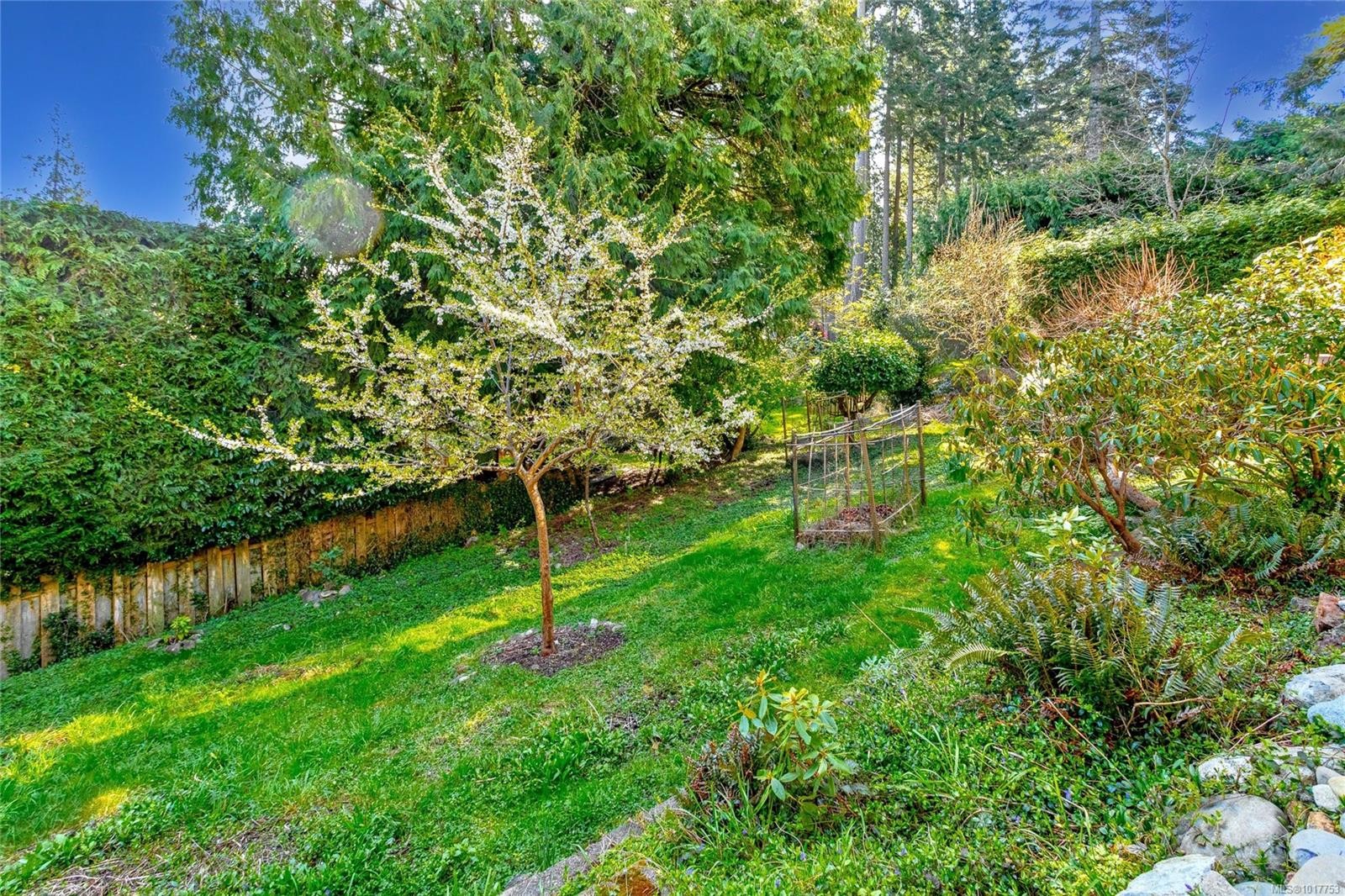 4689 Boulderwood Dr, Saanich, BC