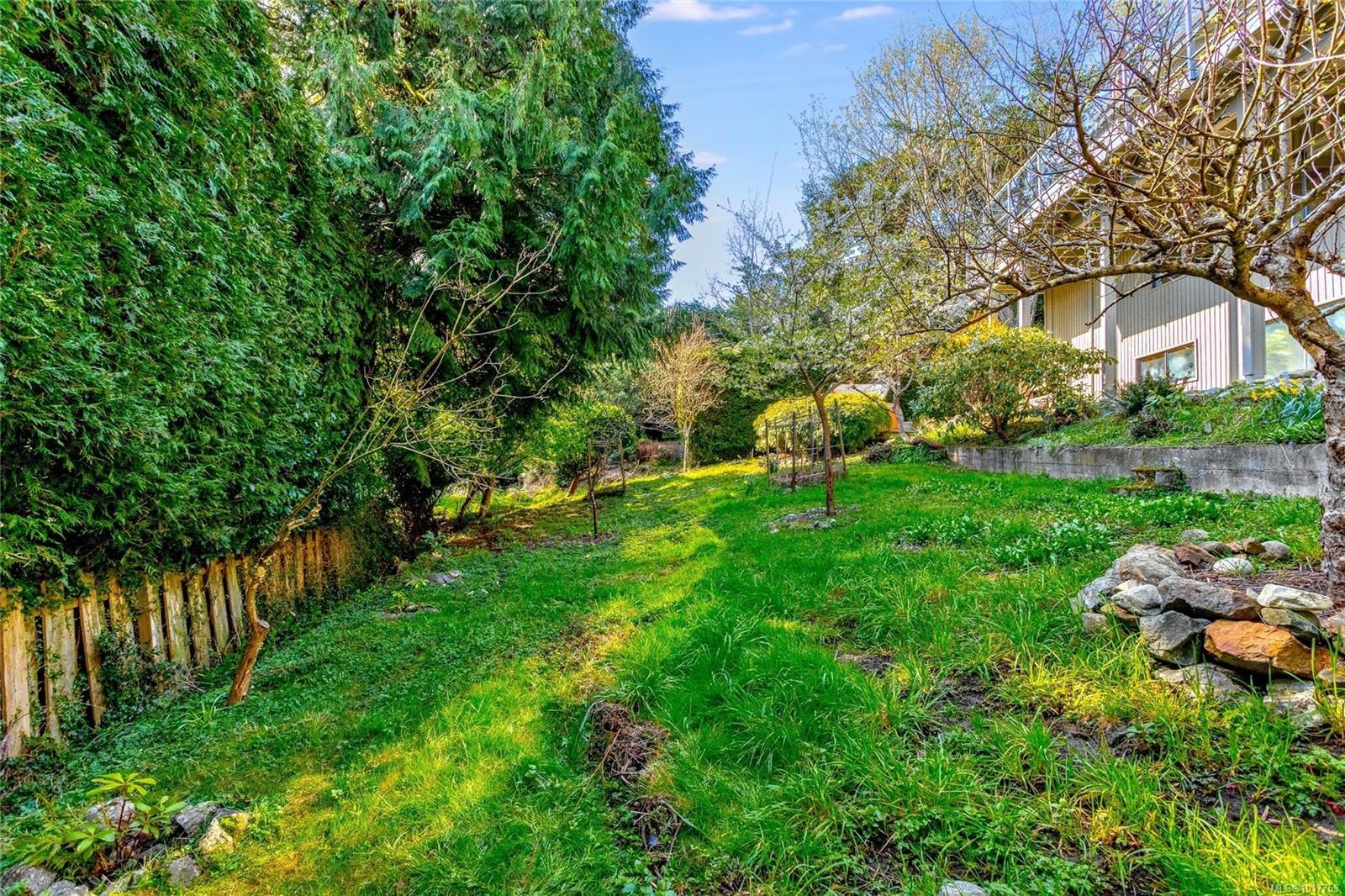 4689 Boulderwood Dr, Saanich, BC