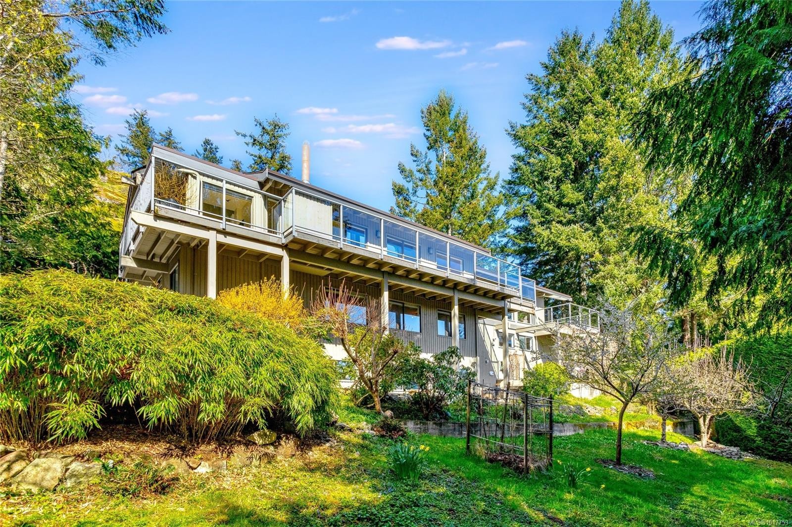 4689 Boulderwood Dr, Saanich, BC