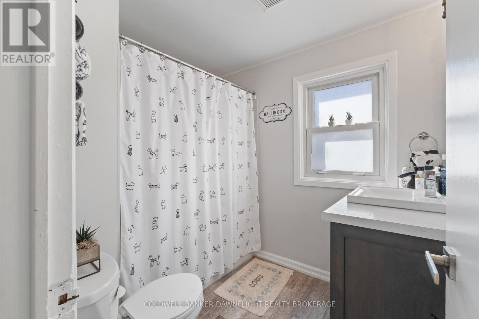 106 Kensington Crescent, South Huron (Stephen), ON - Indoor Photo Showing Bathroom