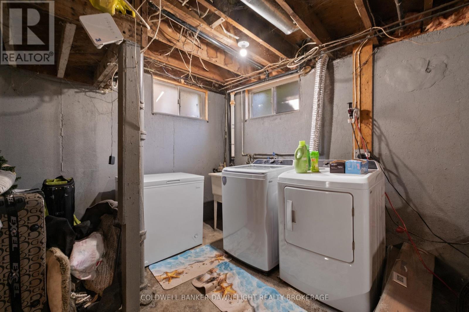 106 Kensington Crescent, South Huron (Stephen), ON - Indoor Photo Showing Laundry Room