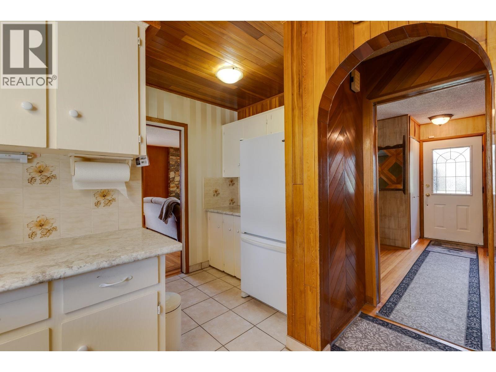 1591 Cedar Street, Prince George, BC - Indoor Photo Showing Kitchen