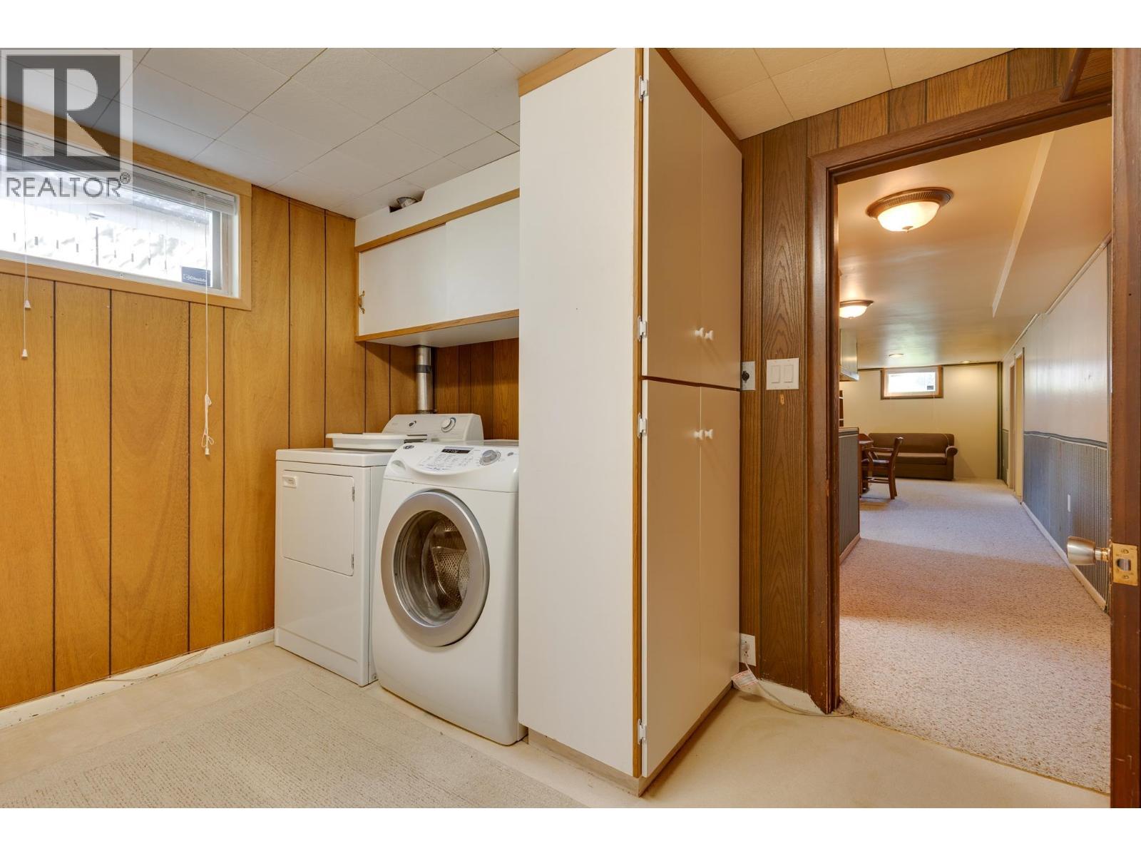 1591 Cedar Street, Prince George, BC - Indoor Photo Showing Laundry Room