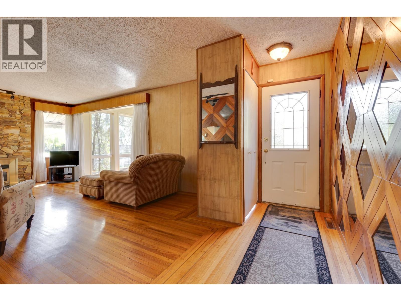 1591 Cedar Street, Prince George, BC - Indoor With Fireplace