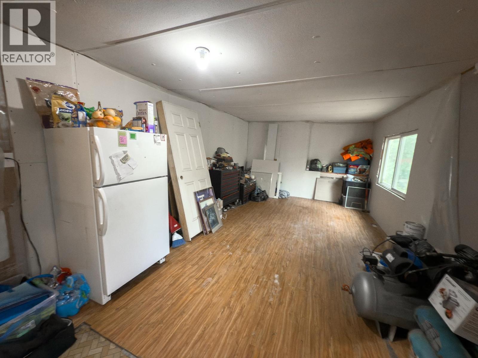 6340 Wolfe Road, Horse Lake, BC - Indoor Photo Showing Other Room