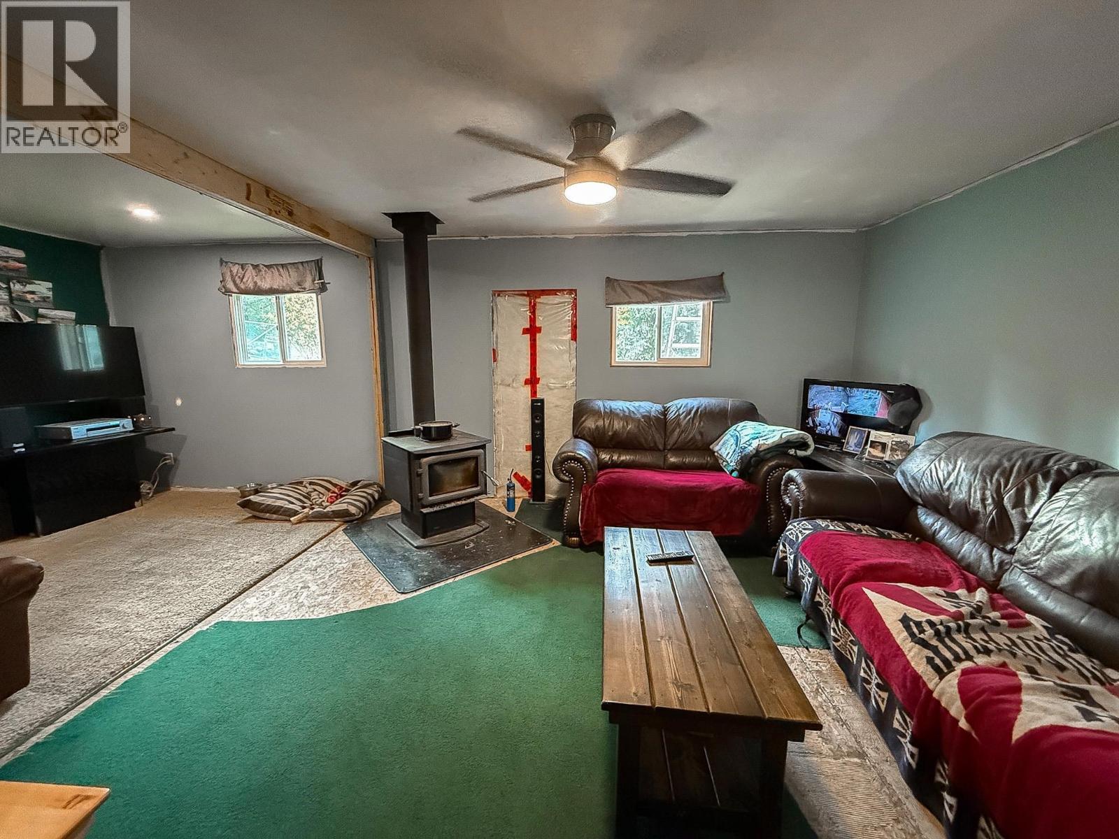 6340 Wolfe Road, Horse Lake, BC - Indoor