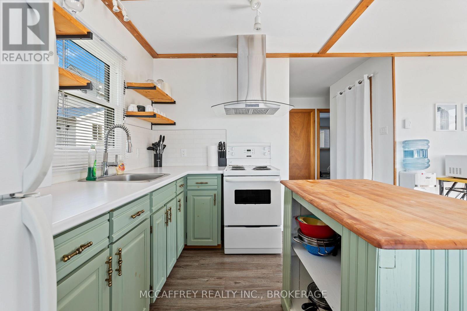 2161C County Rd 9, Greater Napanee (Greater Napanee), ON - Indoor Photo Showing Kitchen