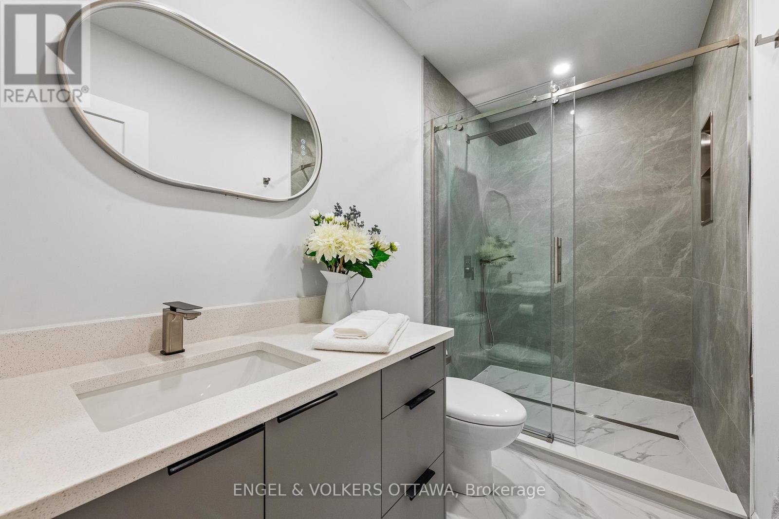 493 Highcroft Avenue, Ottawa, ON - Indoor Photo Showing Bathroom