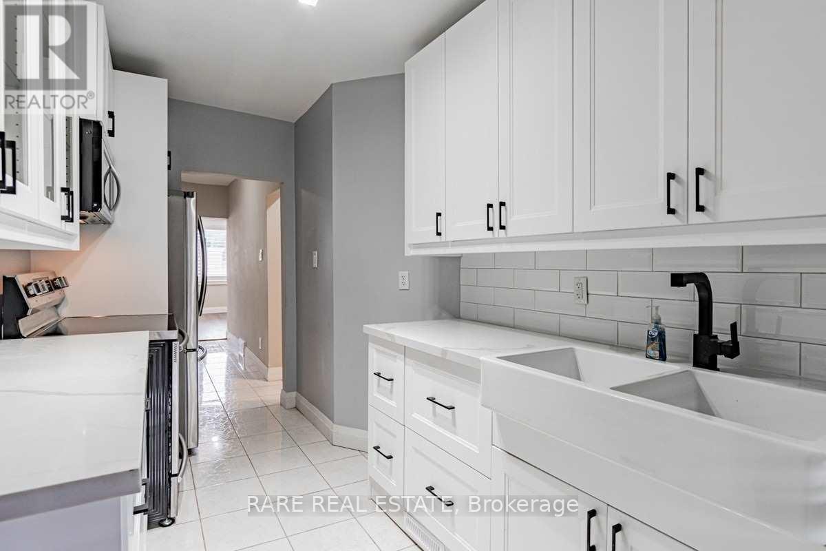 1439 Main Street E, Hamilton, ON