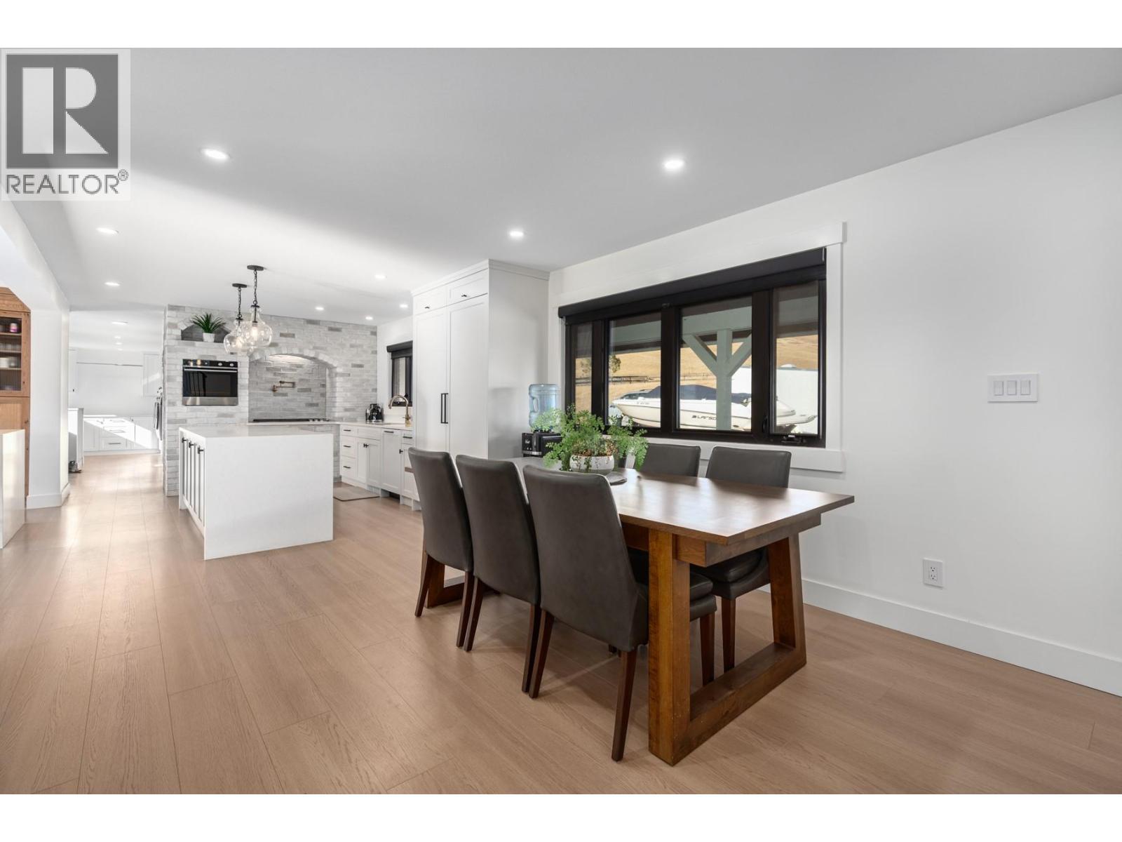 272 Goose Lake Road, Kamloops, BC - Indoor Photo Showing Dining Room