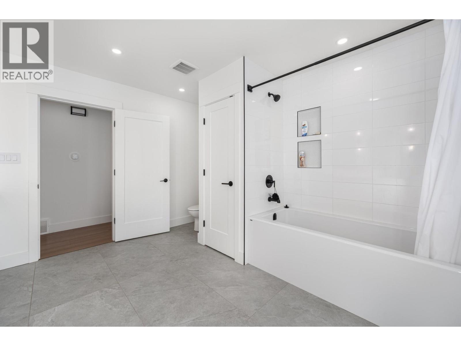 272 Goose Lake Road, Kamloops, BC - Indoor