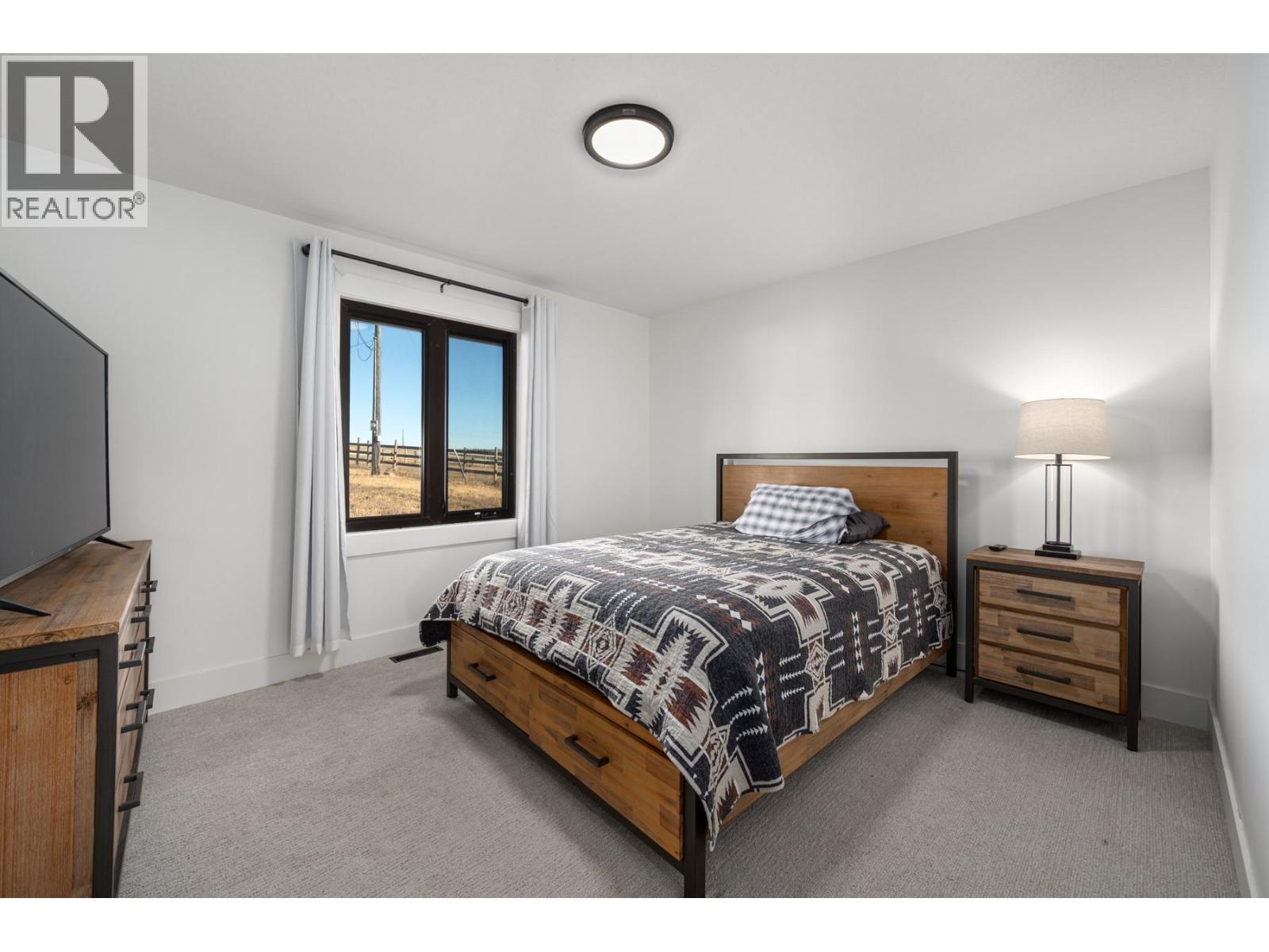 272 Goose Lake Road, Kamloops, BC - Indoor Photo Showing Bedroom