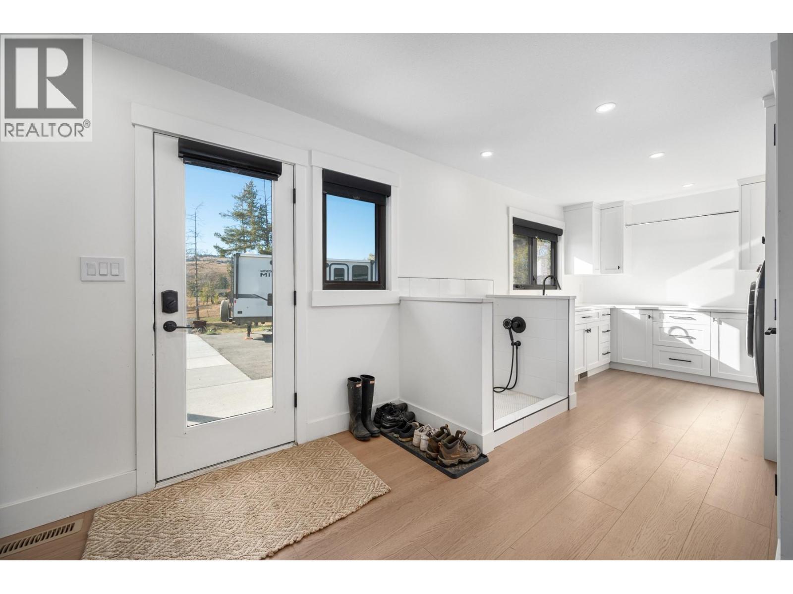 272 Goose Lake Road, Kamloops, BC - Indoor Photo Showing Kitchen