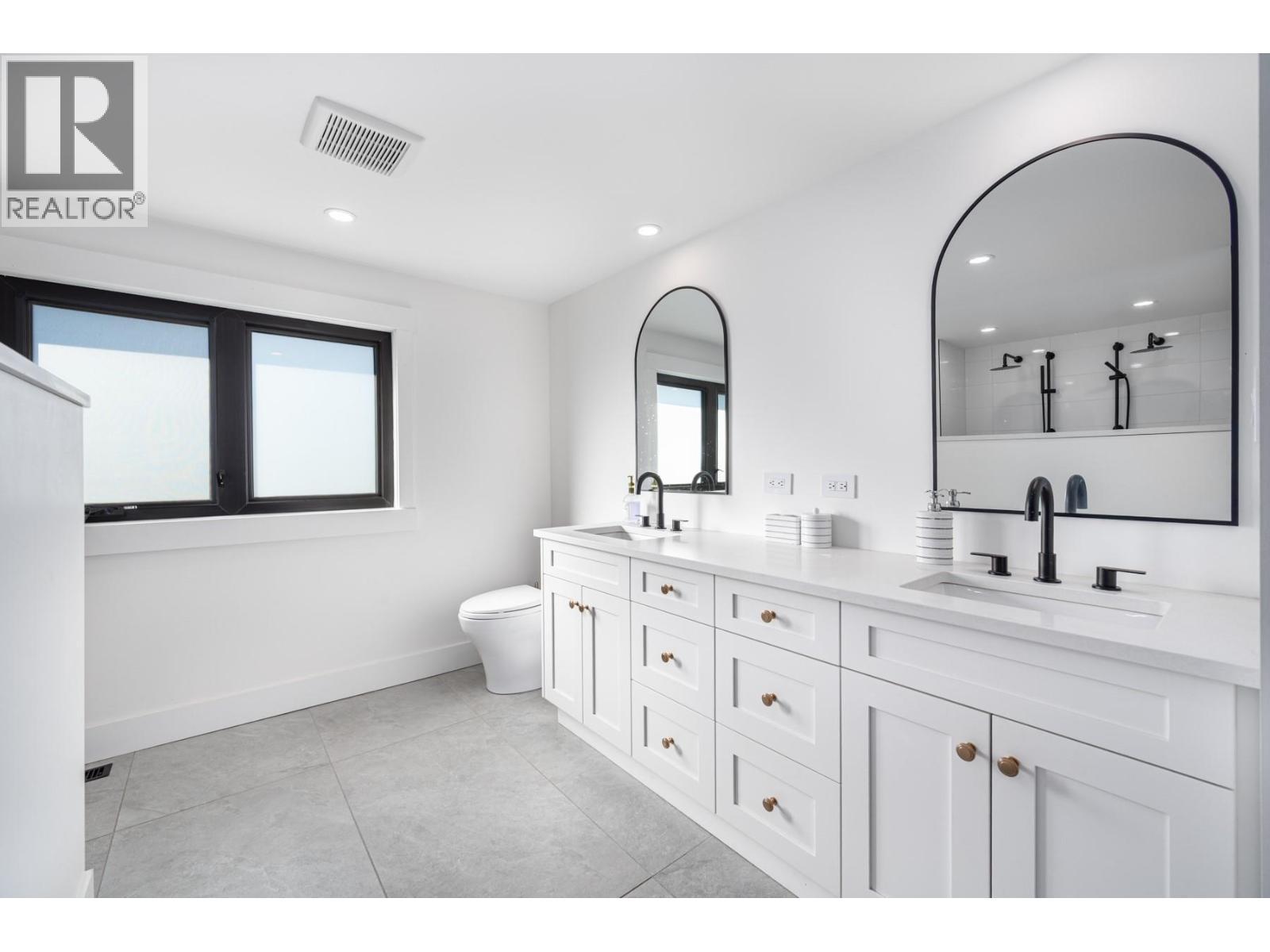 272 Goose Lake Road, Kamloops, BC - Indoor Photo Showing Bathroom